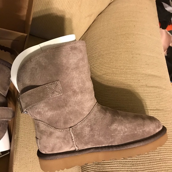 NWB Ugg 5 water resistant soles, sparkling buckle firm - Picture 1 of 8